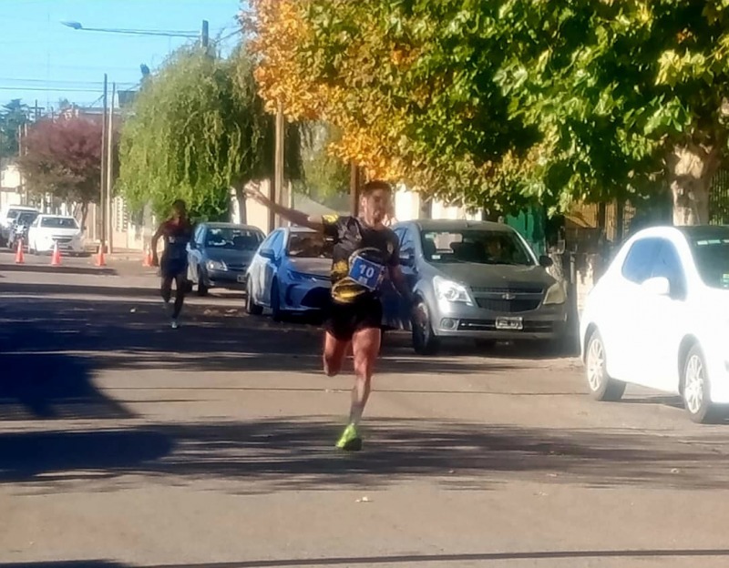Sosa y Pedreira, los ganadores de la carrera de El Provincial